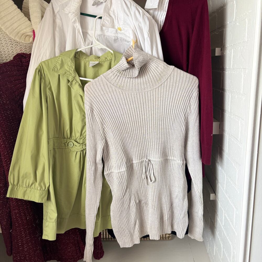 Motherhood Maternity clothes Bundle XL Sweaters and  Tops Lot of 7 - Picture 2 of 3